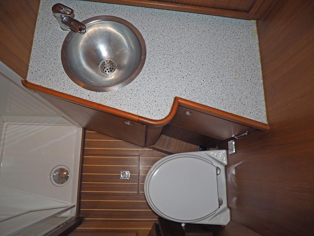 Fore ship, Accommodation